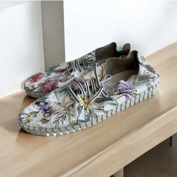 ERIC MICHAEL Floral Leather Lace Up Sneakers Size 41 - Picture 1 of 6